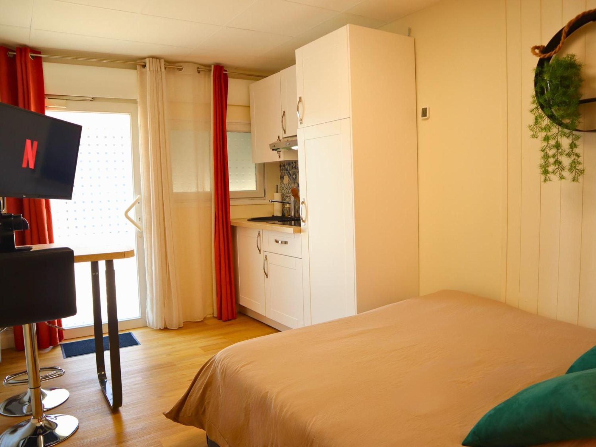 Studio Moderne Et Tout Equipe Au Coeur De Bourbourg - Gare A Proximite Екстер'єр фото